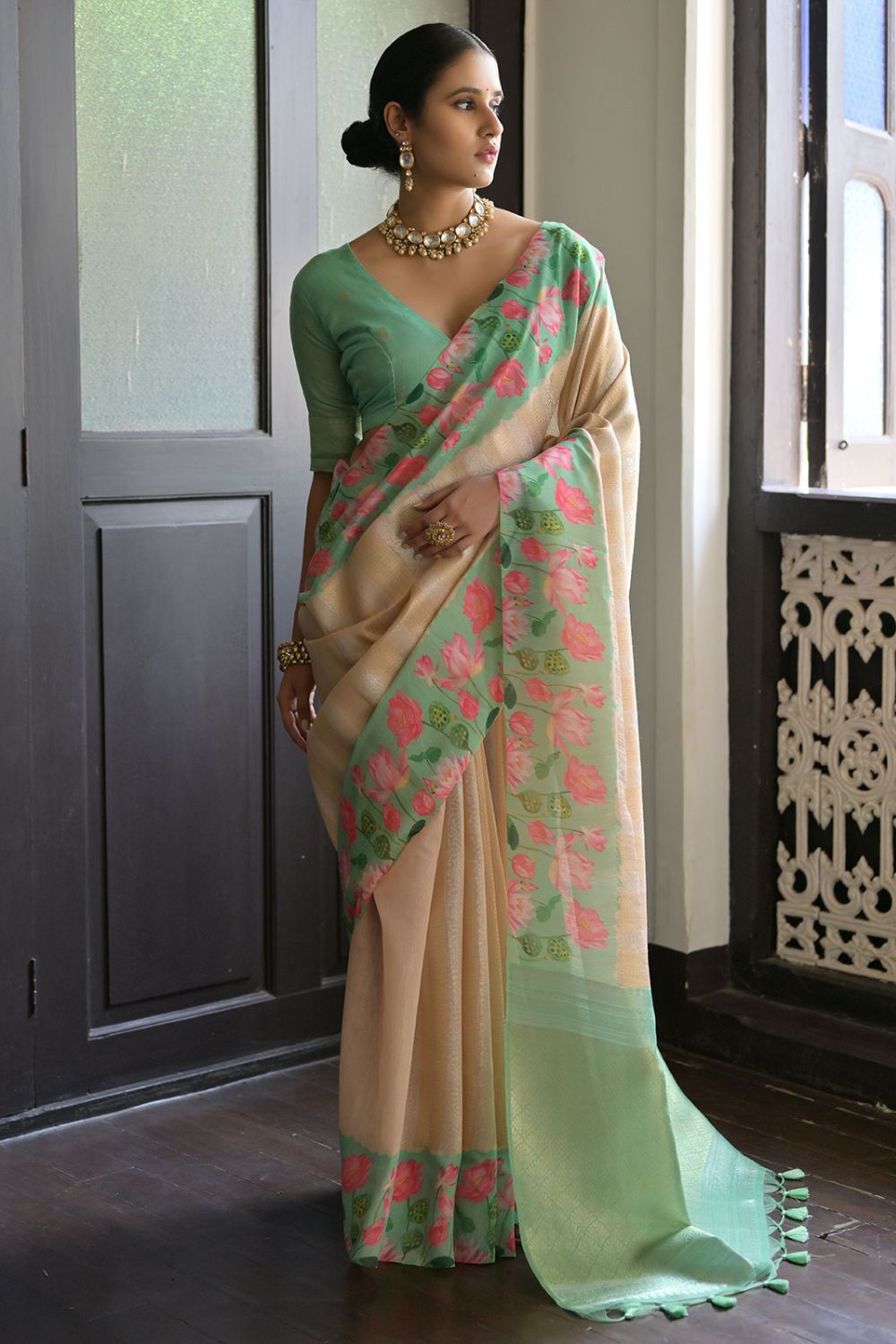 Cream Banarasi Silk Zari Woven Party Wear Saree