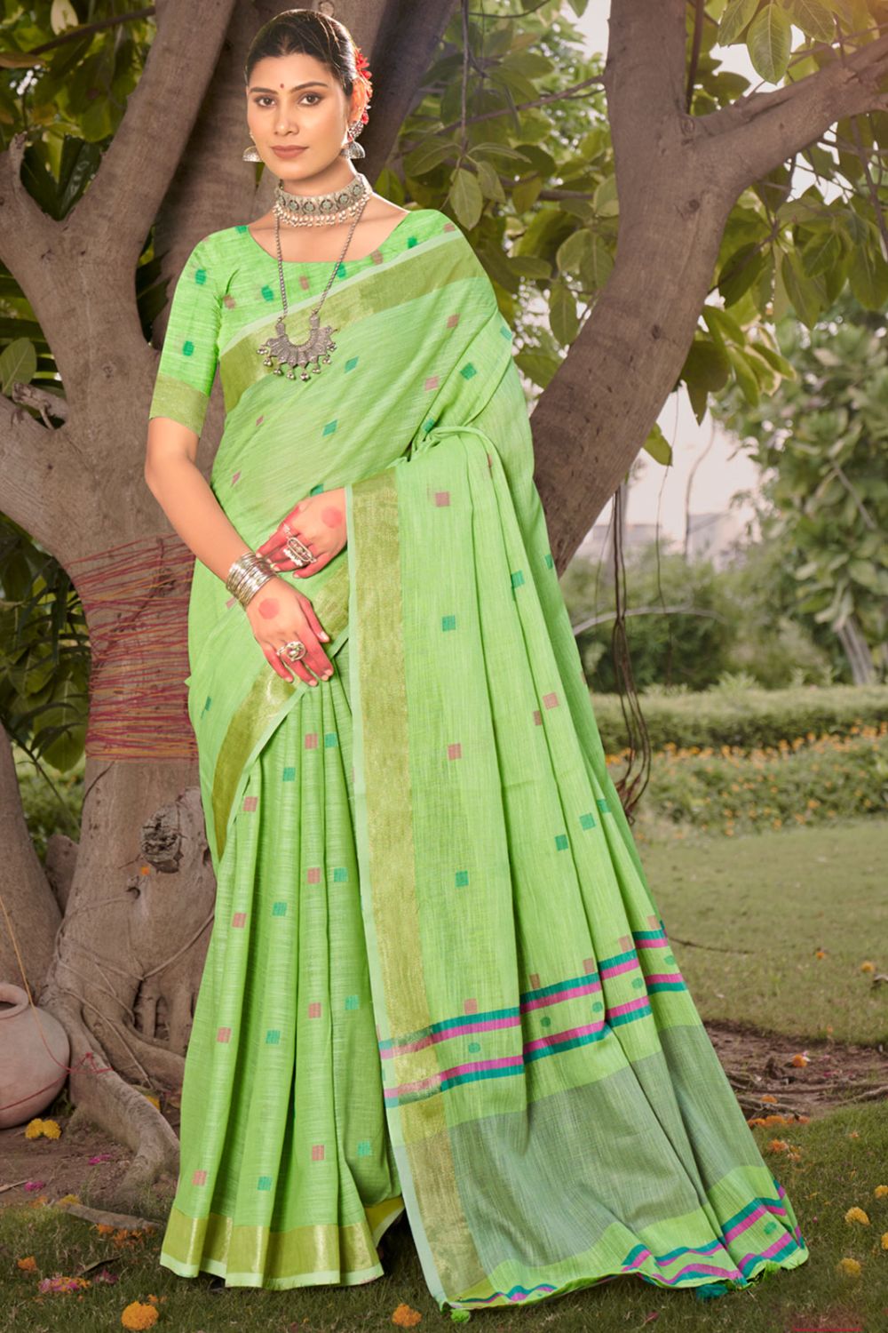 Parrot Green Cotton Woven Saree