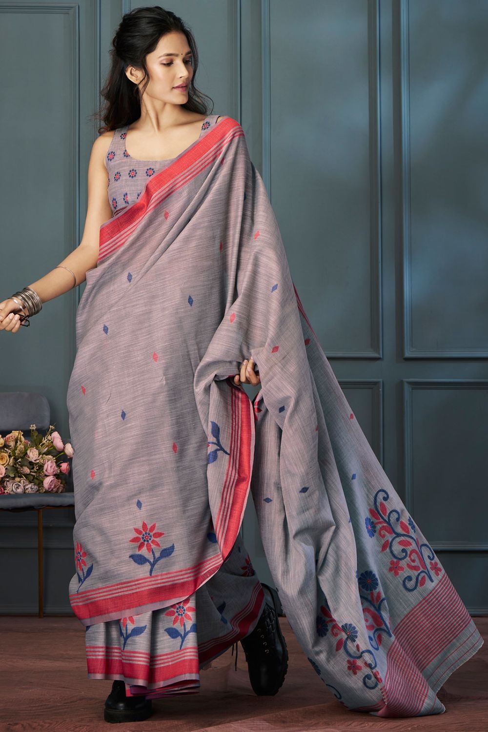 Smoke Grey Linen Handloom Weaving Saree